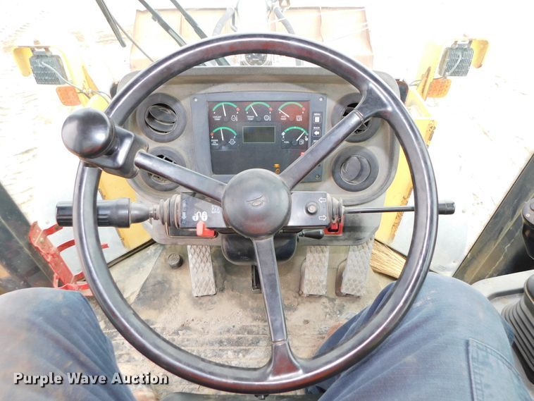 image for item DJ5982 2006 John Deere 644J  wheel loader