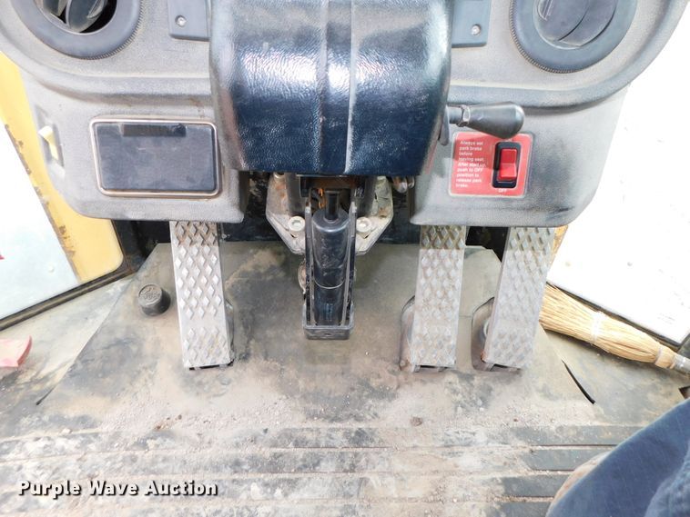 image for item DJ5982 2006 John Deere 644J  wheel loader