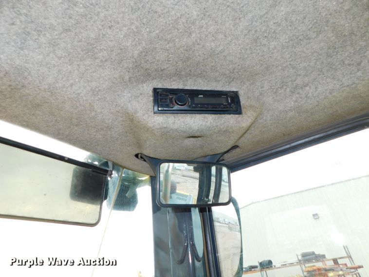 image for item DJ5982 2006 John Deere 644J  wheel loader