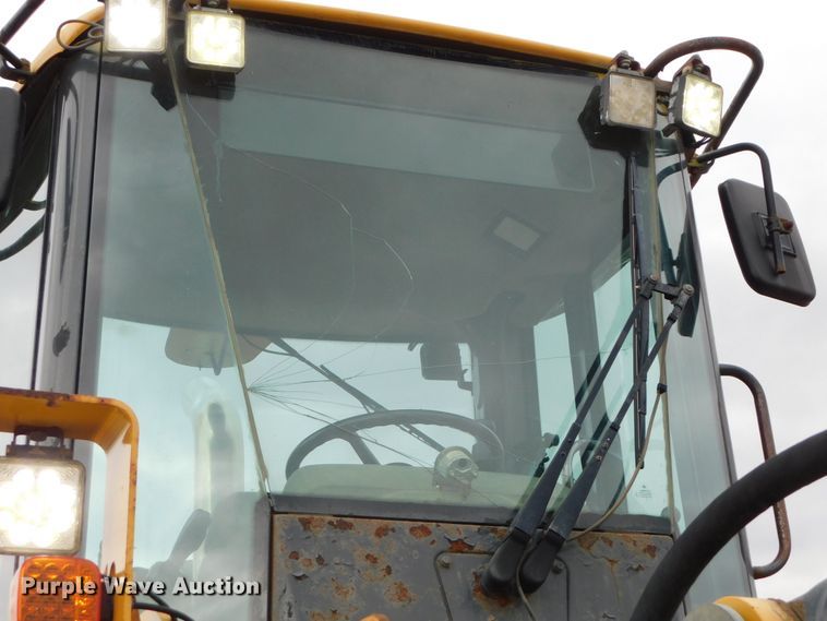 image for item DJ5982 2006 John Deere 644J  wheel loader