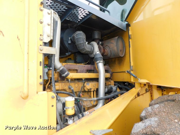 image for item DJ5982 2006 John Deere 644J  wheel loader