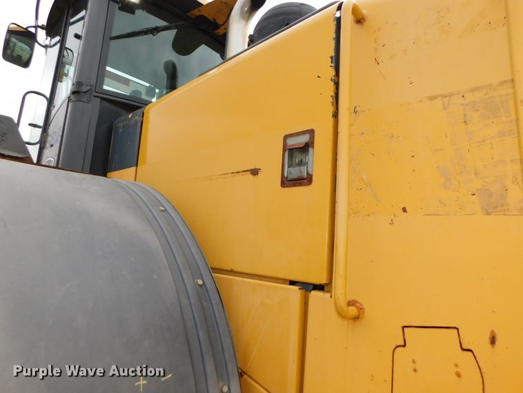 image for item DJ5982 2006 John Deere 644J  wheel loader