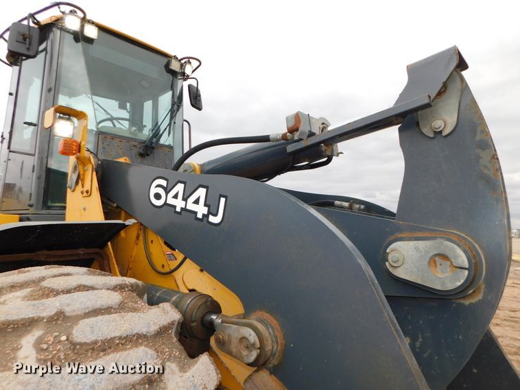image for item DJ5982 2006 John Deere 644J  wheel loader