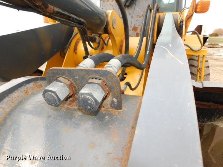 image for item DJ5982 2006 John Deere 644J  wheel loader