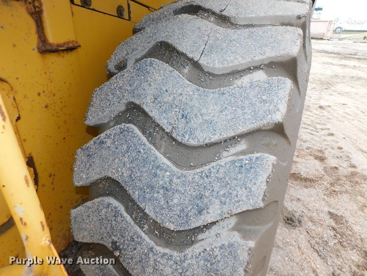 image for item DJ5982 2006 John Deere 644J  wheel loader