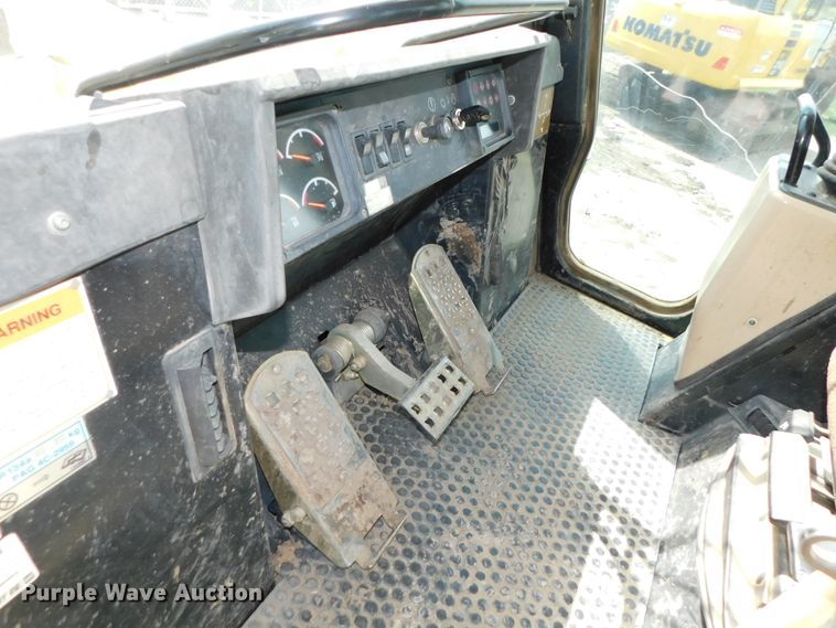 image for item DJ5995 2002 Caterpillar 963C LGP  track loader