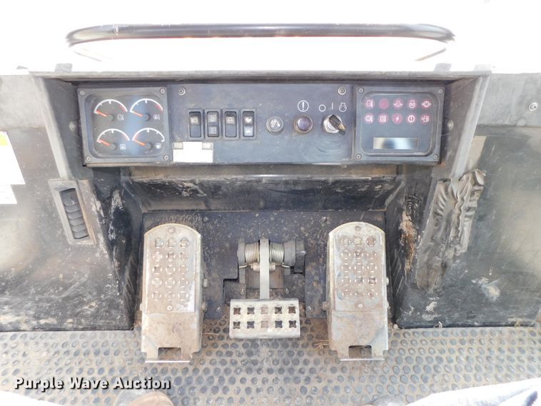 image for item DJ5995 2002 Caterpillar 963C LGP  track loader