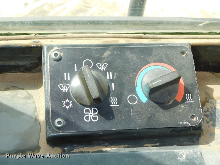 image for item DJ5995 2002 Caterpillar 963C LGP  track loader