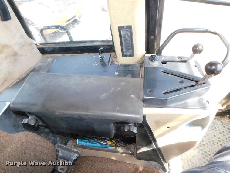 image for item DJ5995 2002 Caterpillar 963C LGP  track loader