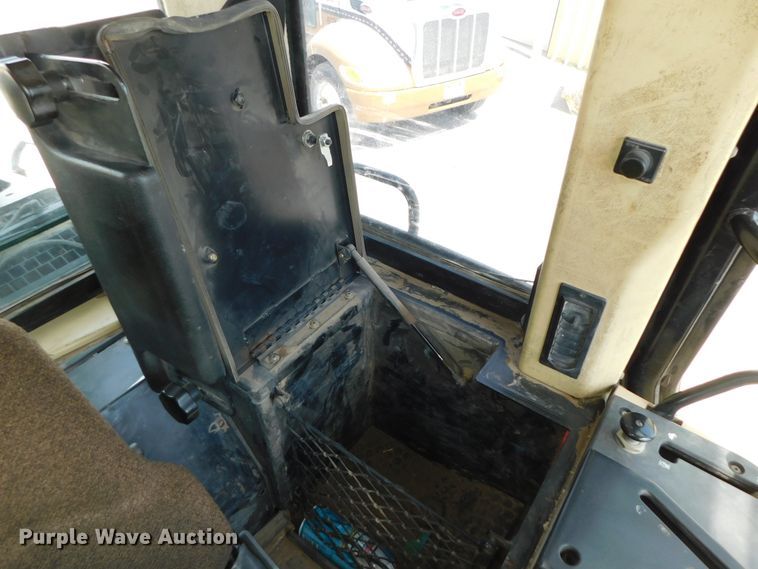 image for item DJ5995 2002 Caterpillar 963C LGP  track loader