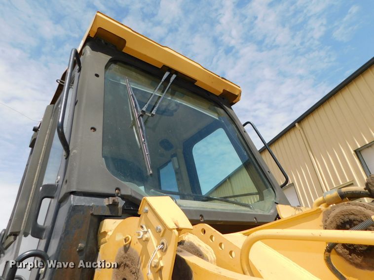 image for item DJ5995 2002 Caterpillar 963C LGP  track loader