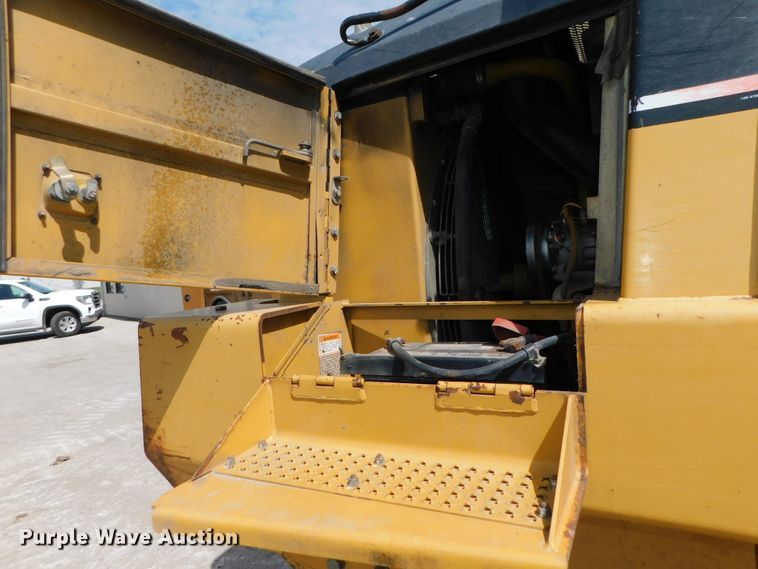 image for item DJ5995 2002 Caterpillar 963C LGP  track loader