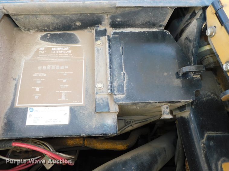 image for item DJ5995 2002 Caterpillar 963C LGP  track loader