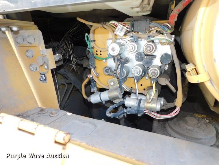 image for item DJ5995 2002 Caterpillar 963C LGP  track loader