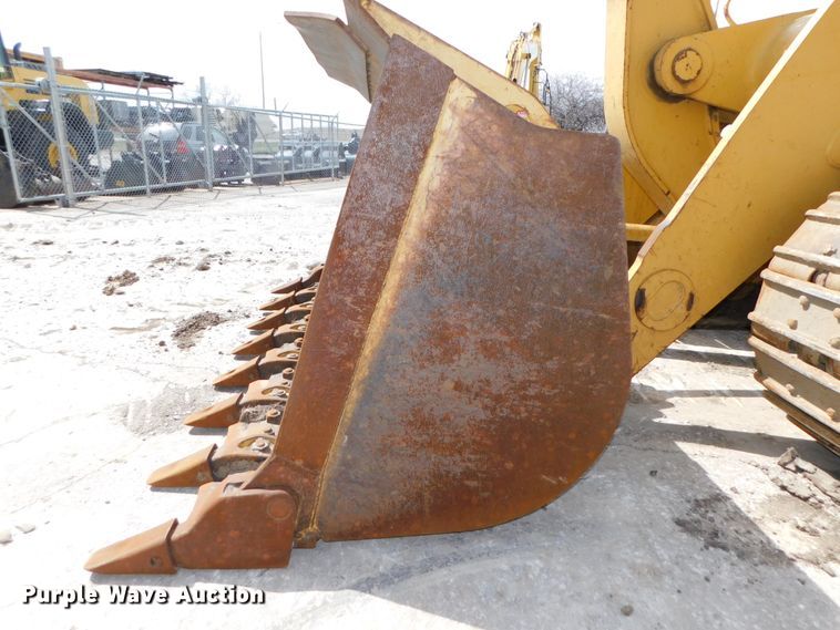 image for item DJ5995 2002 Caterpillar 963C LGP  track loader