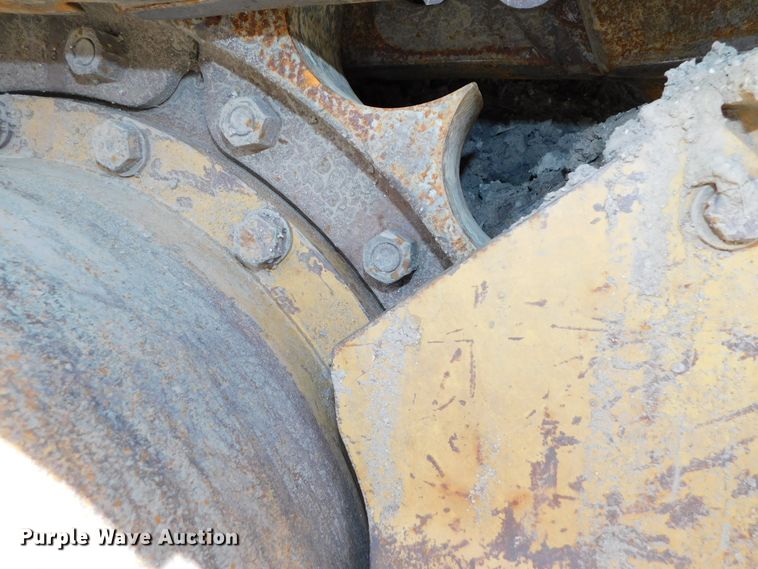 image for item DJ5995 2002 Caterpillar 963C LGP  track loader