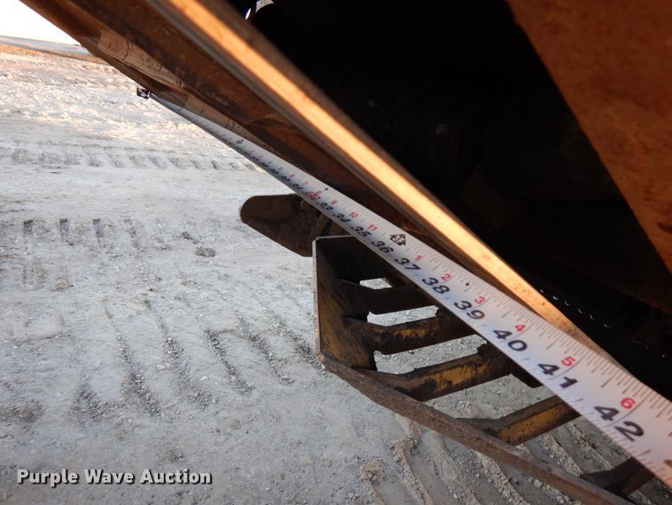 image for item DJ6023 2010 Caterpillar PM201  milling machine