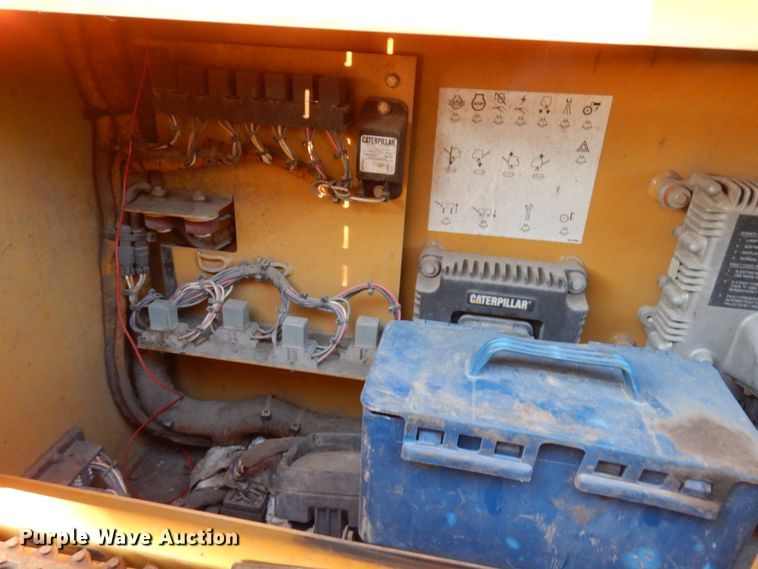 image for item DJ6023 2010 Caterpillar PM201  milling machine