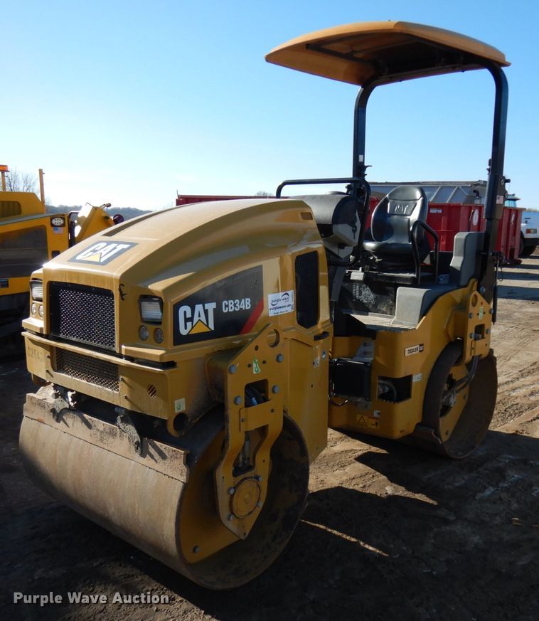 image for item DJ6047 2017 Caterpillar CB-34B  vibratory double drum roller