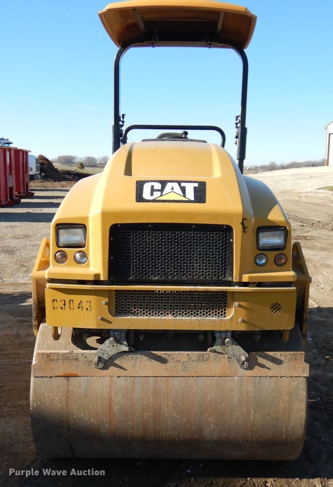 image for item DJ6047 2017 Caterpillar CB-34B  vibratory double drum roller