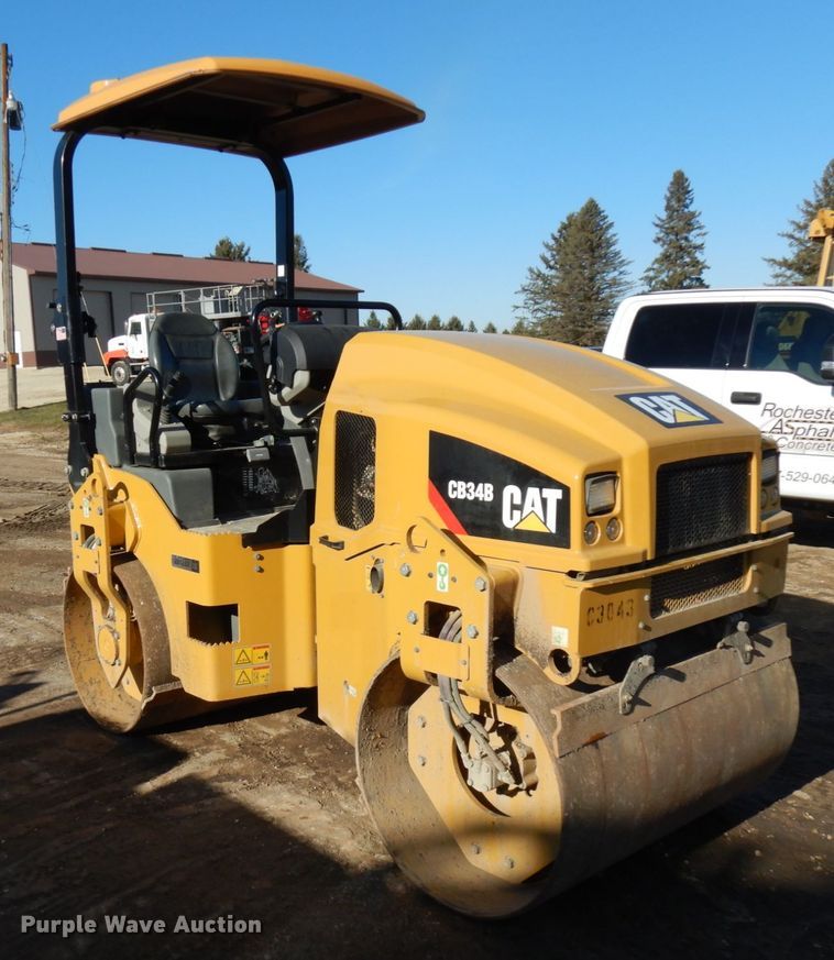 image for item DJ6047 2017 Caterpillar CB-34B  vibratory double drum roller