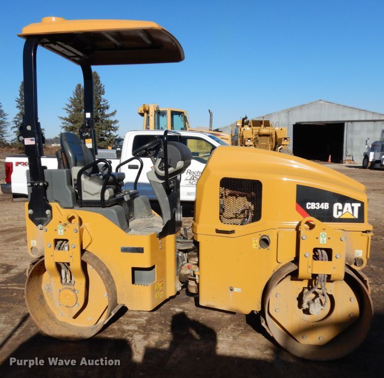 image for item DJ6047 2017 Caterpillar CB-34B  vibratory double drum roller