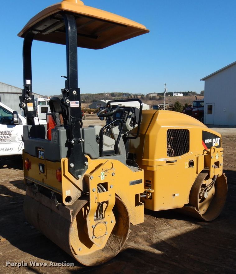 image for item DJ6047 2017 Caterpillar CB-34B  vibratory double drum roller
