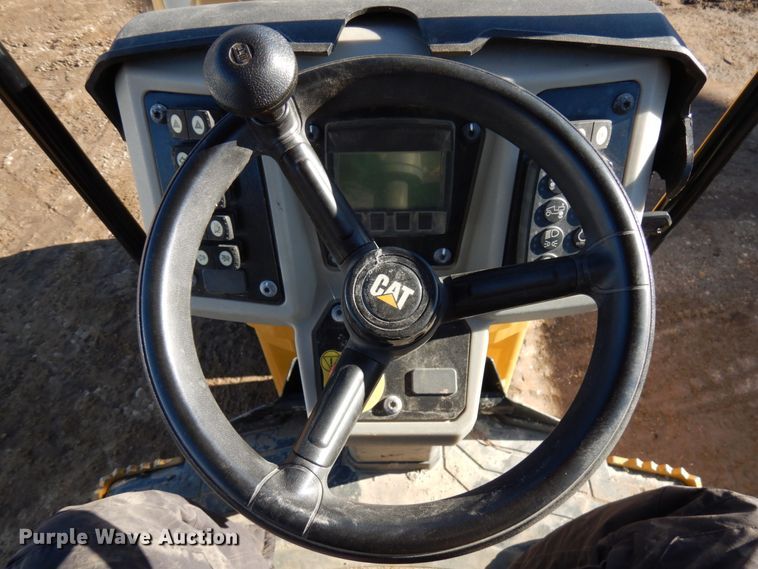 image for item DJ6047 2017 Caterpillar CB-34B  vibratory double drum roller