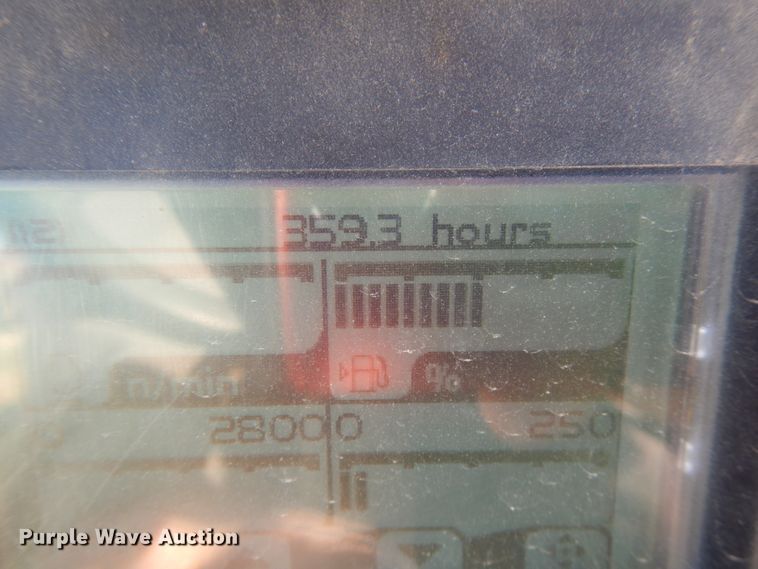 image for item DJ6047 2017 Caterpillar CB-34B  vibratory double drum roller