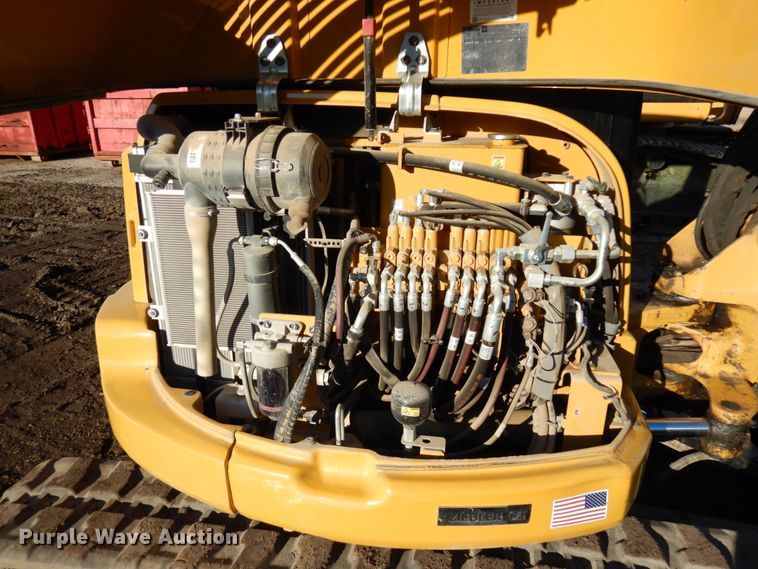 image for item DJ6047 2017 Caterpillar CB-34B  vibratory double drum roller