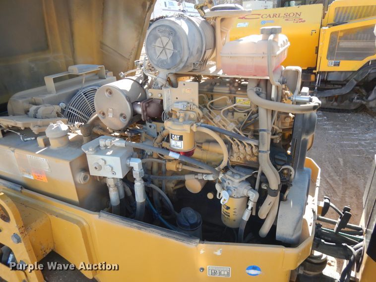 image for item DJ6047 2017 Caterpillar CB-34B  vibratory double drum roller