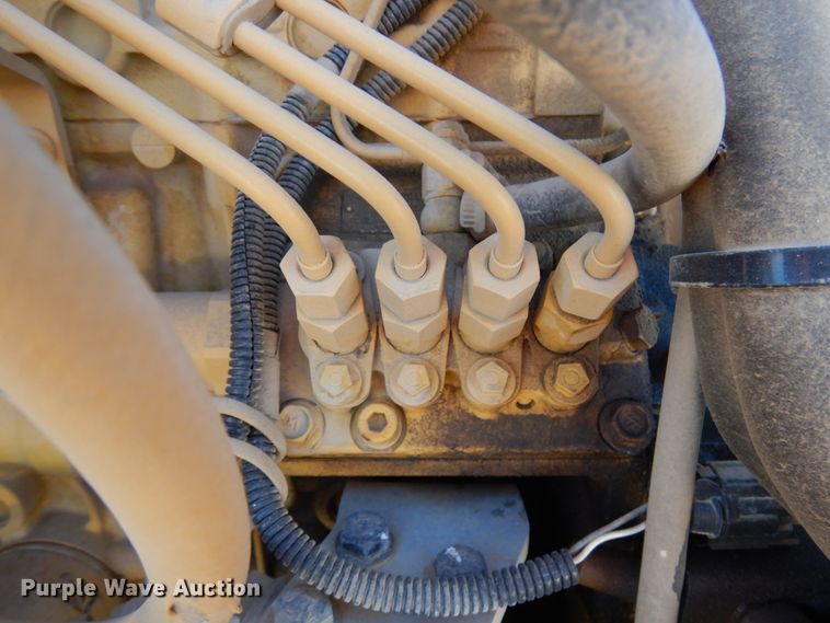 image for item DJ6047 2017 Caterpillar CB-34B  vibratory double drum roller