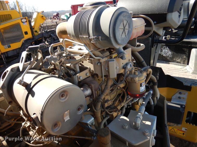 image for item DJ6047 2017 Caterpillar CB-34B  vibratory double drum roller