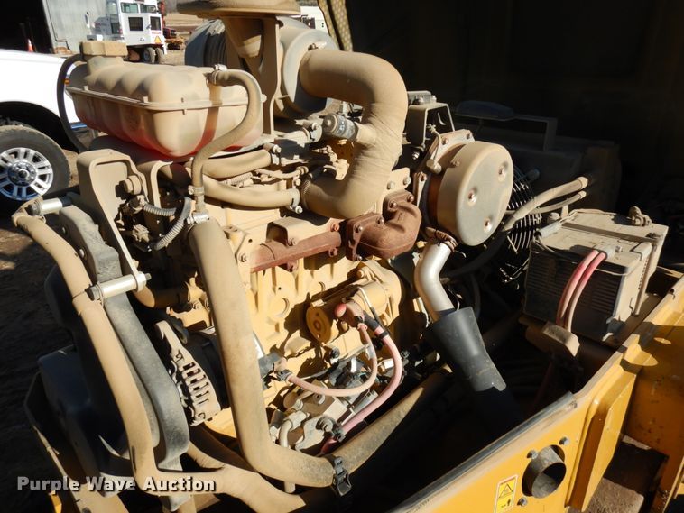 image for item DJ6047 2017 Caterpillar CB-34B  vibratory double drum roller