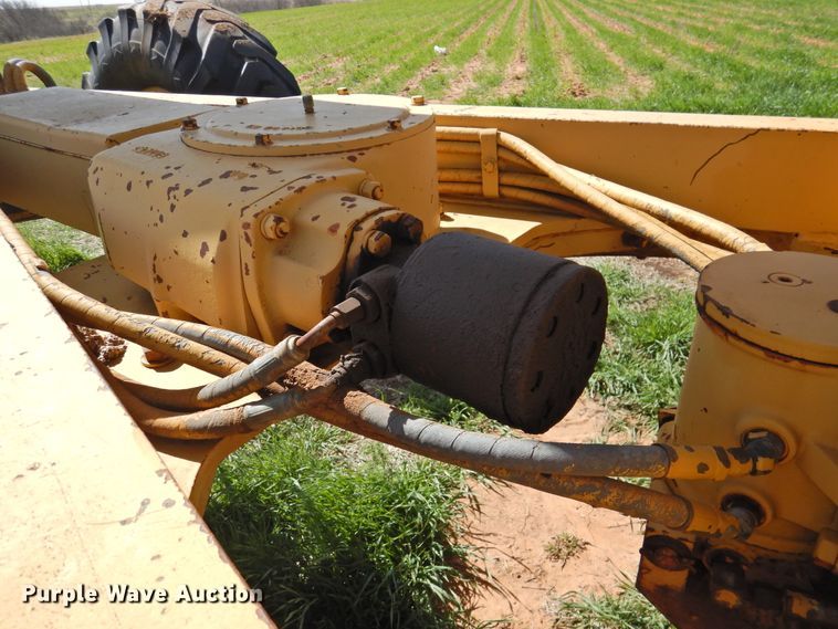 image for item DJ8346 1981 Caterpillar 120G  rigid frame motor grader