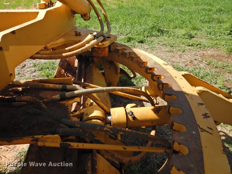 image for item DJ8346 1981 Caterpillar 120G  rigid frame motor grader