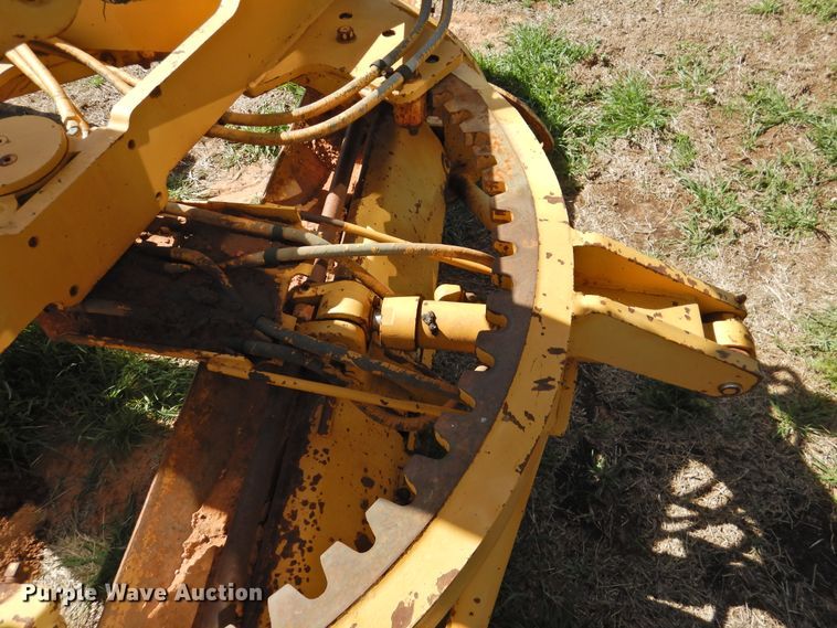 image for item DJ8346 1981 Caterpillar 120G  rigid frame motor grader