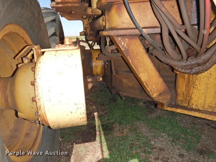 image for item DJ8346 1981 Caterpillar 120G  rigid frame motor grader