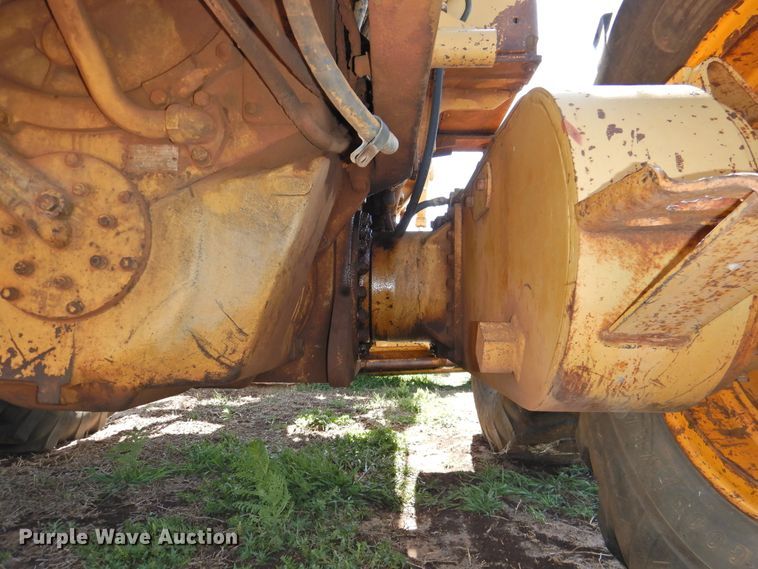 image for item DJ8346 1981 Caterpillar 120G  rigid frame motor grader