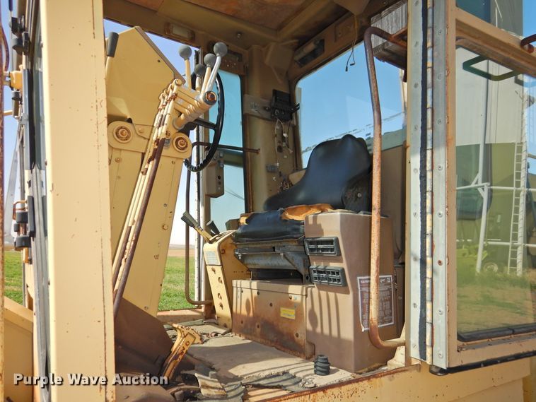 image for item DJ8346 1981 Caterpillar 120G  rigid frame motor grader