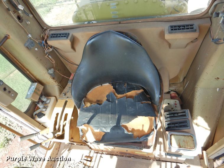 image for item DJ8346 1981 Caterpillar 120G  rigid frame motor grader