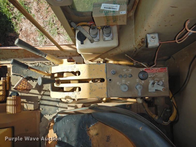 image for item DJ8346 1981 Caterpillar 120G  rigid frame motor grader