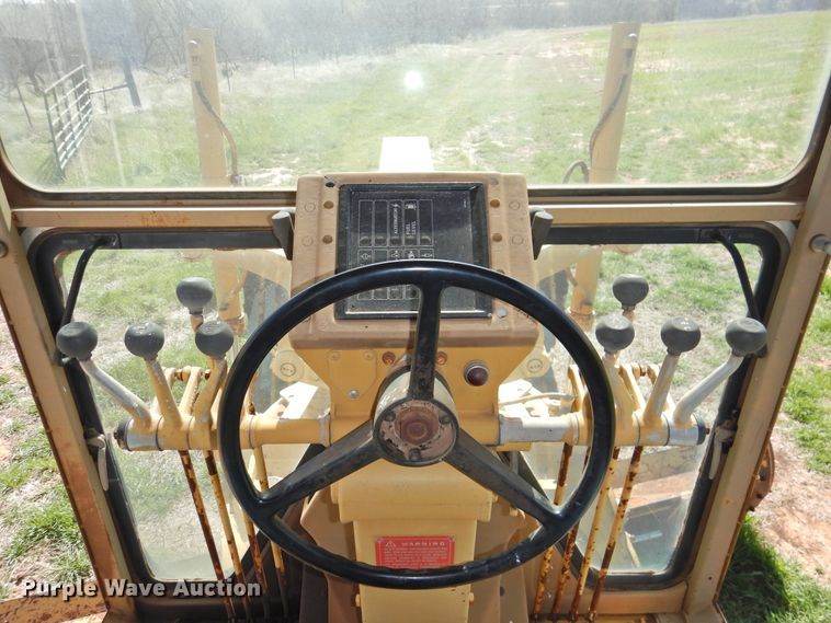 image for item DJ8346 1981 Caterpillar 120G  rigid frame motor grader