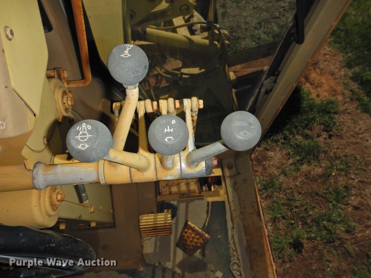 image for item DJ8346 1981 Caterpillar 120G  rigid frame motor grader