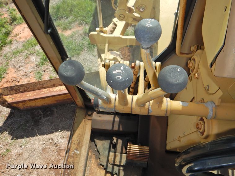 image for item DJ8346 1981 Caterpillar 120G  rigid frame motor grader