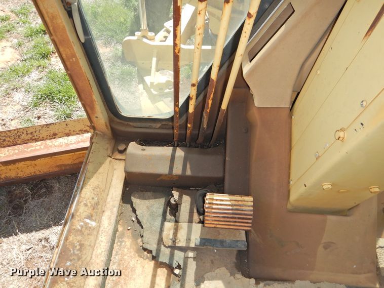 image for item DJ8346 1981 Caterpillar 120G  rigid frame motor grader