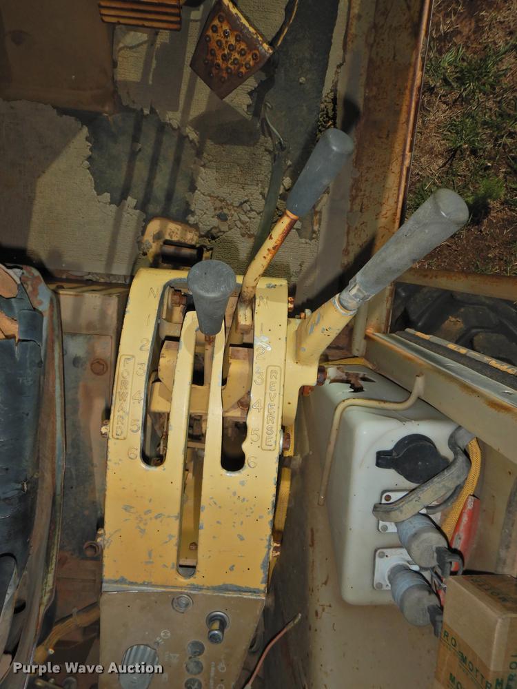 image for item DJ8346 1981 Caterpillar 120G  rigid frame motor grader