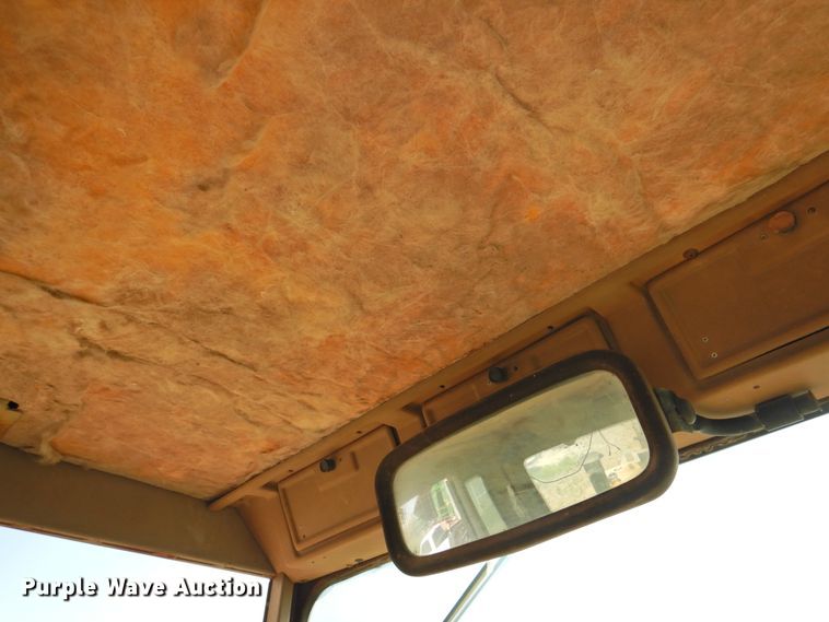 image for item DJ8346 1981 Caterpillar 120G  rigid frame motor grader