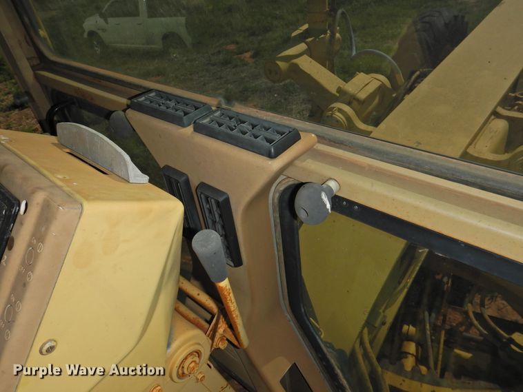 image for item DJ8346 1981 Caterpillar 120G  rigid frame motor grader