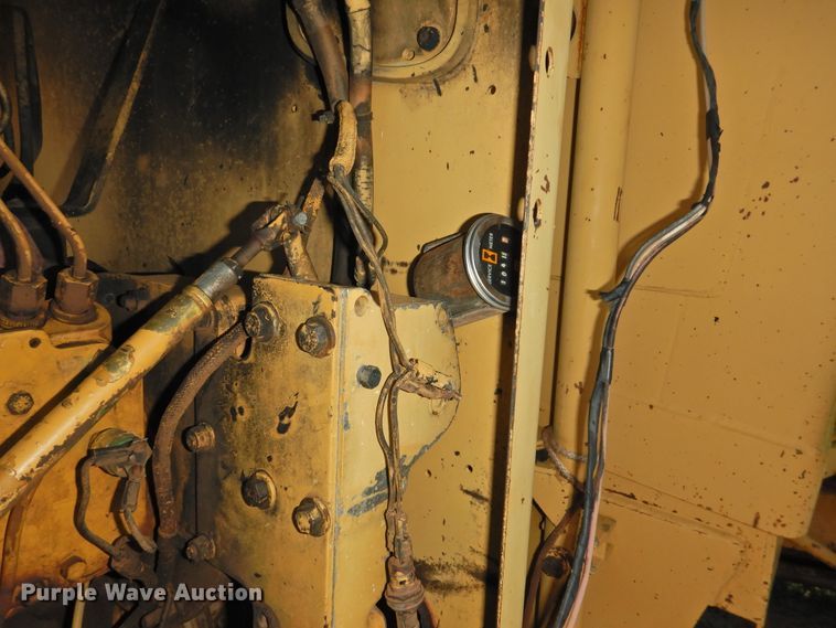 image for item DJ8346 1981 Caterpillar 120G  rigid frame motor grader